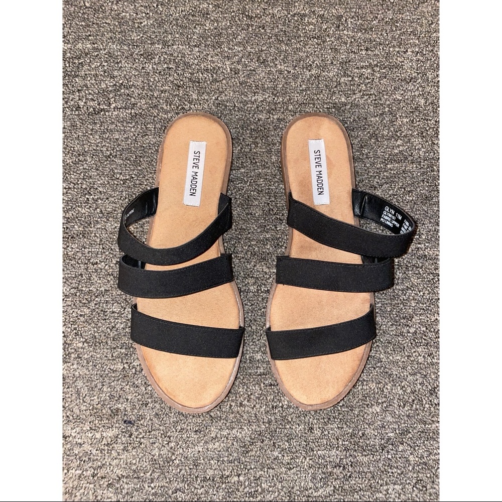 •Steve Madden Glyn Sandal•